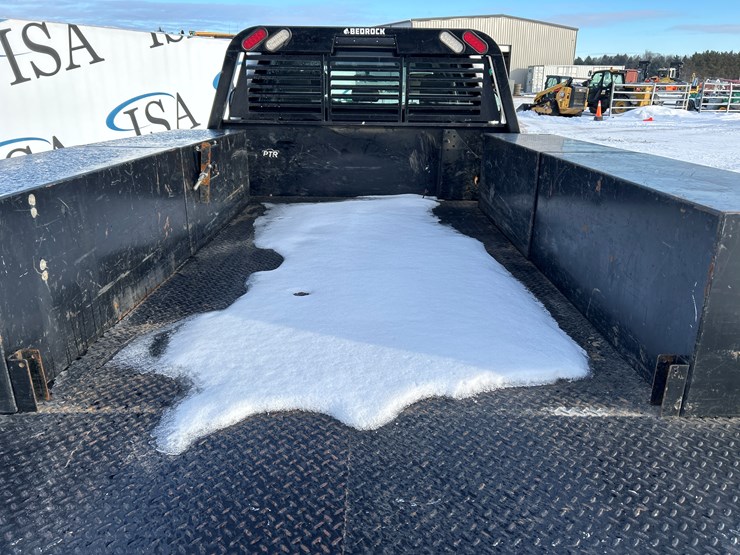 2021-ford-f550-image-34