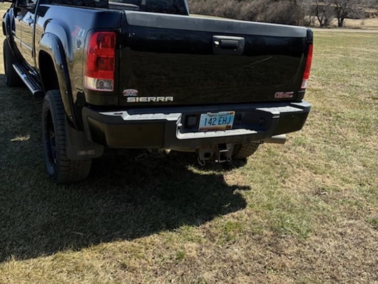 2013-gmc-2500hd-image-6