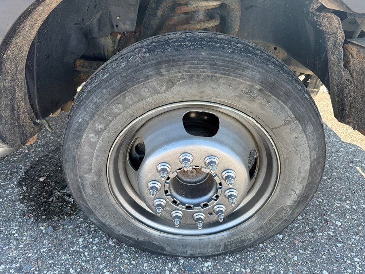 #1064-•-2015-ram-5500-heavy-duty-service-truck-image-44