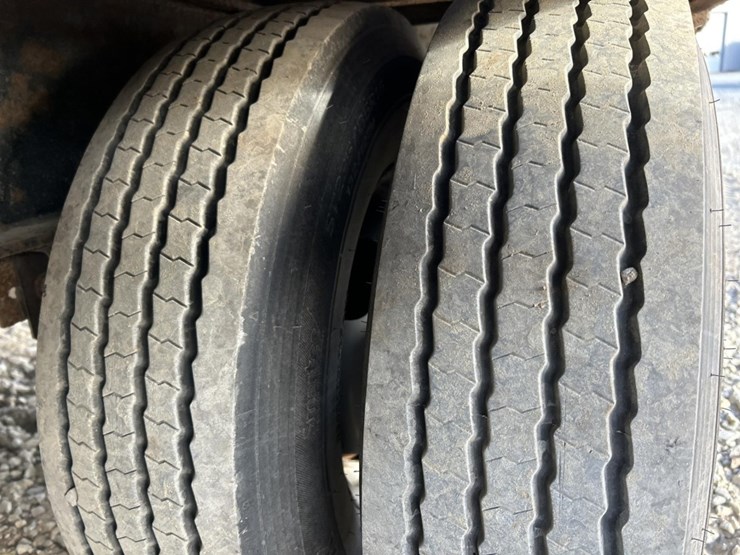 2016-massey-ferguson-8-image-27