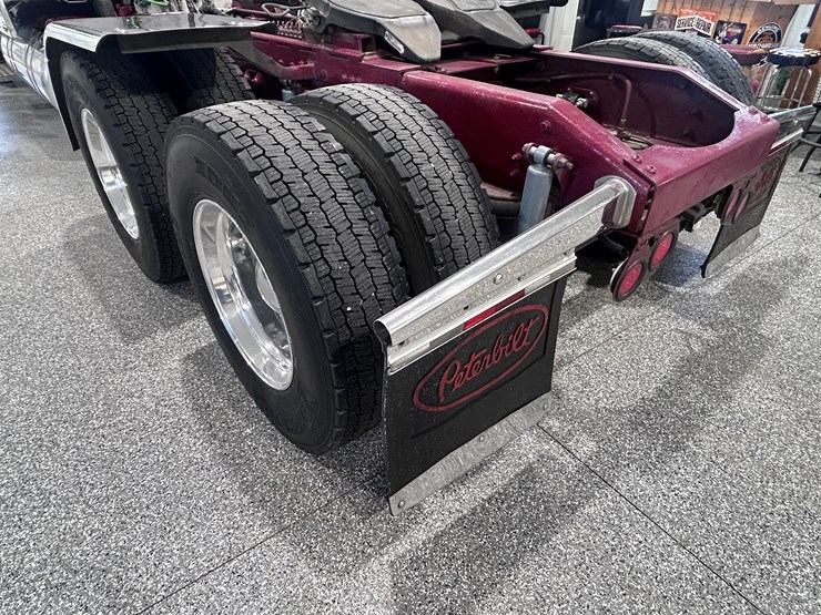 2007-peterbilt-379-image-18