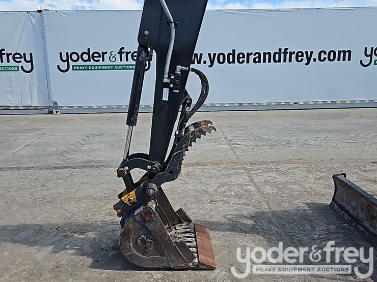 2022-deere-35g-image-17