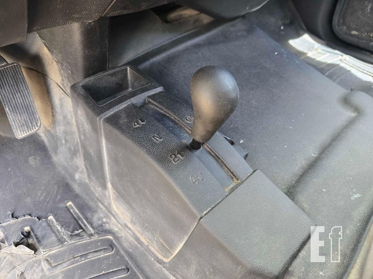 2015-chevrolet-silverado-1500-image-15