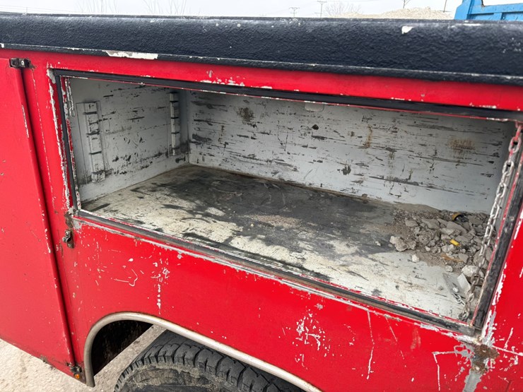 2012-chevrolet-3500-image-29