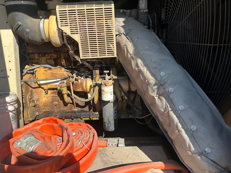 #60115-•-ingersoll-rand-1070-towable-air-compressor-image-35