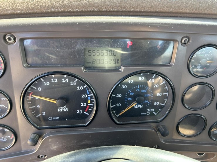 2003-massey-ferguson-8-image-66