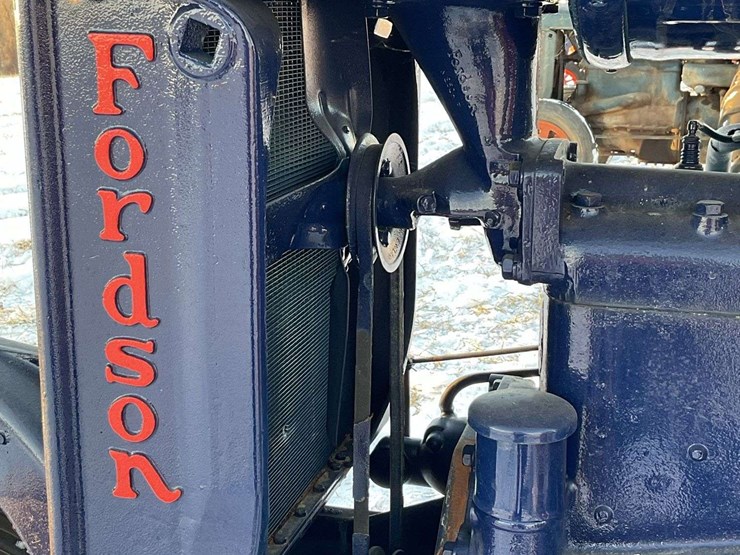 1937-fordson-all-around-england-image-32