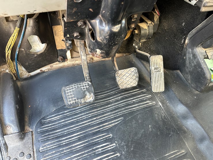 freightliner-fl70-image-72