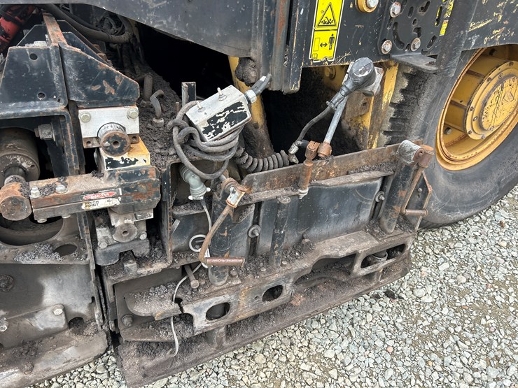 caterpillar-ap-600d-image-24