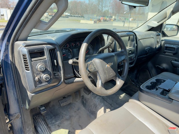 2017-chevrolet-silverado-2500hd-image-23