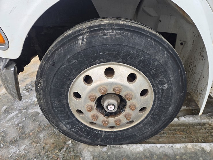 2001-massey-ferguson-8-image-68