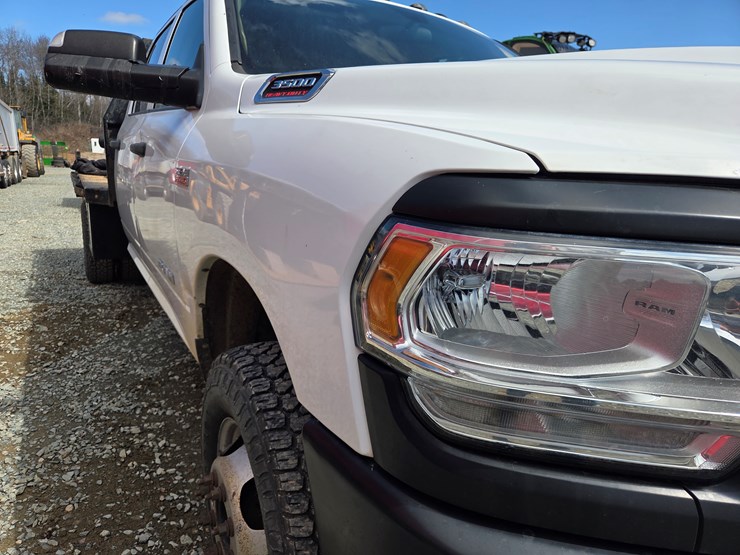 2019-dodge-3500hd-image-11