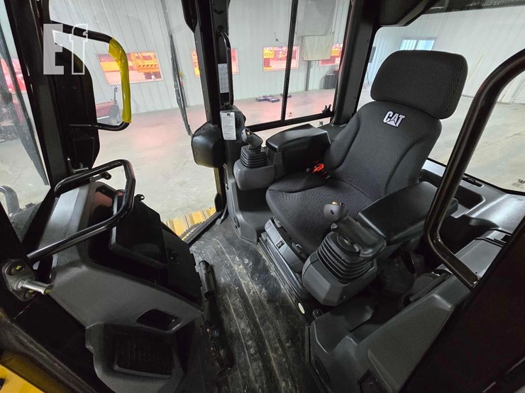 2002-caterpillar-d3-lgp-image-13