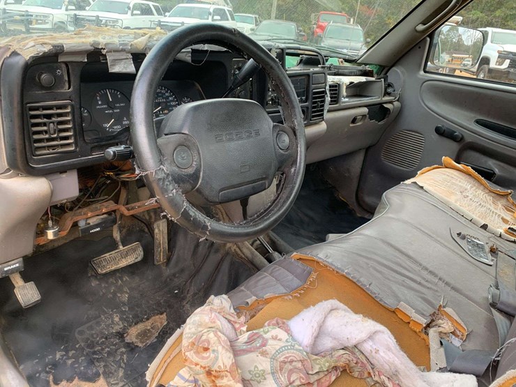 1996-dodge-ram-2500-image-12