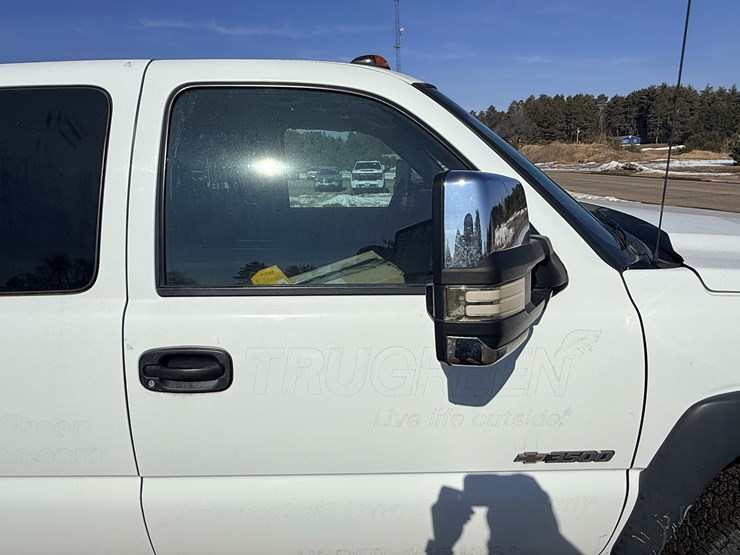 2006-chevrolet-3500hd-image-32