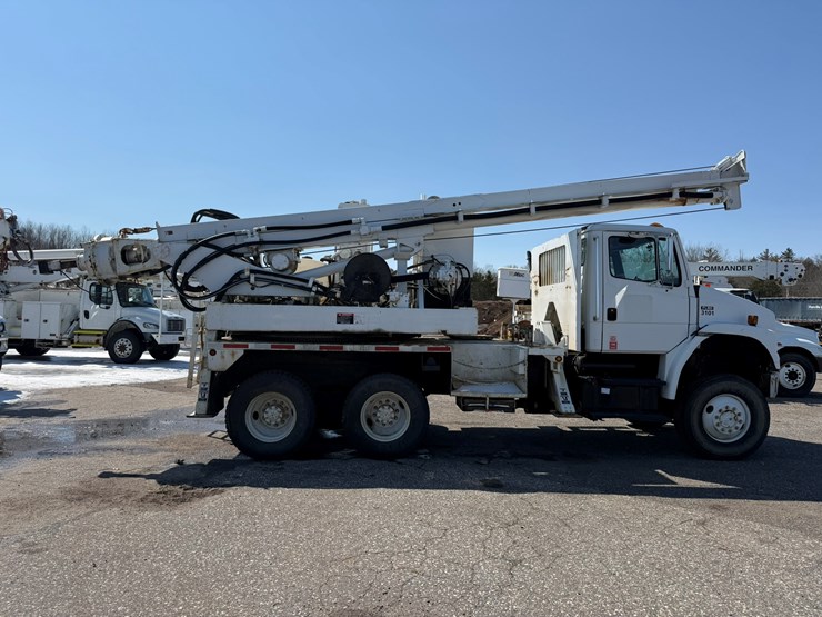 2002-freightliner-fl80-image-6