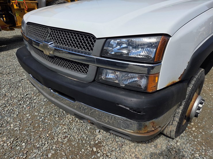 2003-chevrolet-3500-image-10
