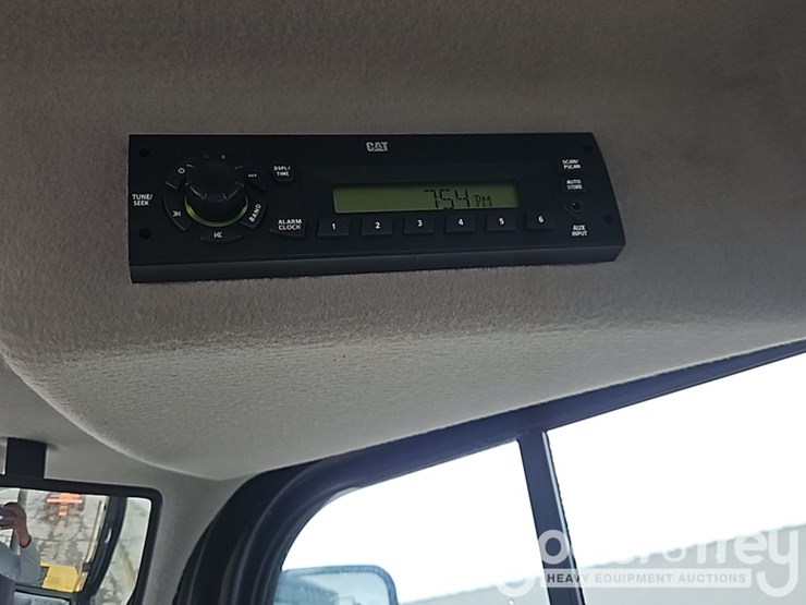 2016-caterpillar-907m-image-35