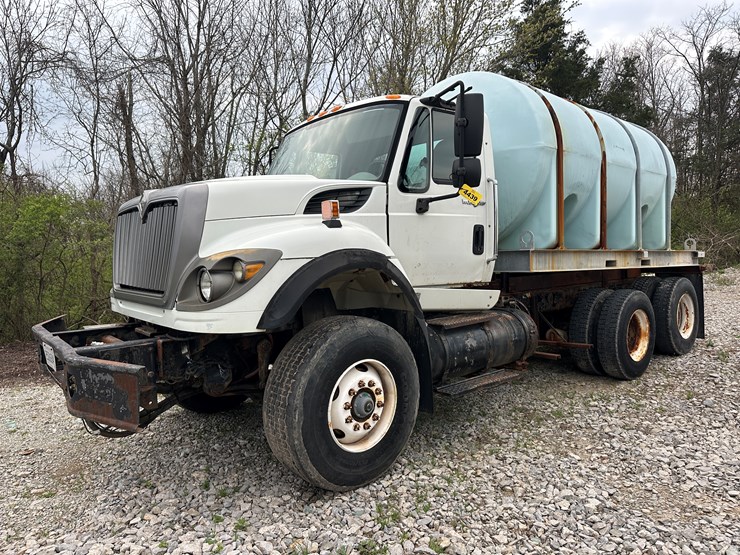 2007-international-7600-image-1