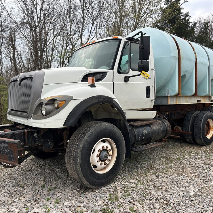 2007 INTERNATIONAL 7600