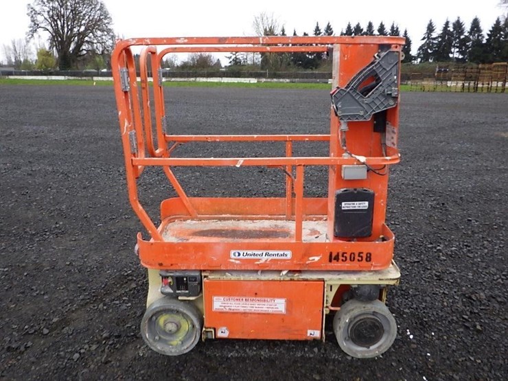 2014-jlg-1230es-image-4