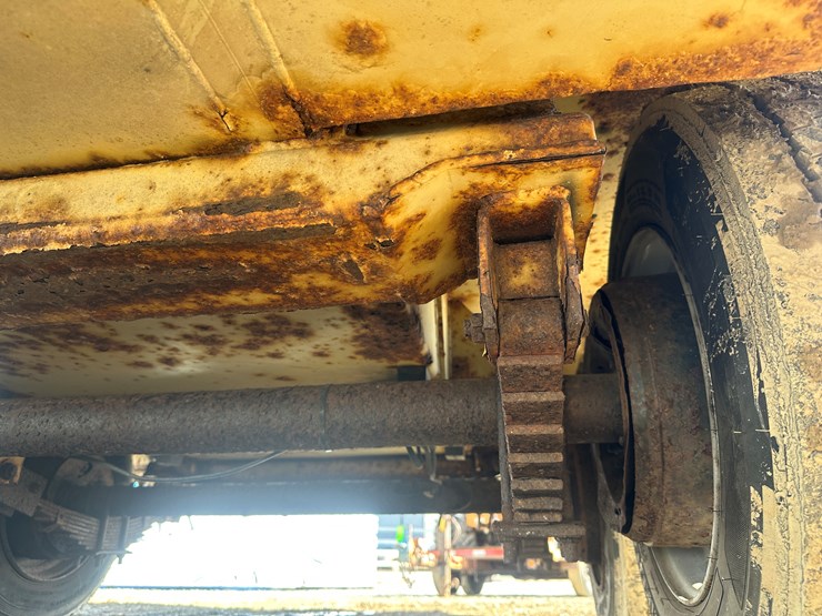 #60115-•-ingersoll-rand-1070-towable-air-compressor-image-68