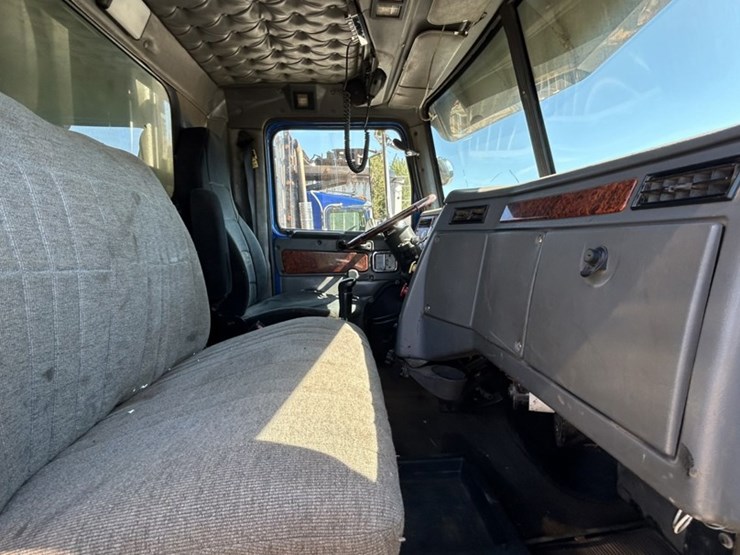 2006-western-star-4900-image-79