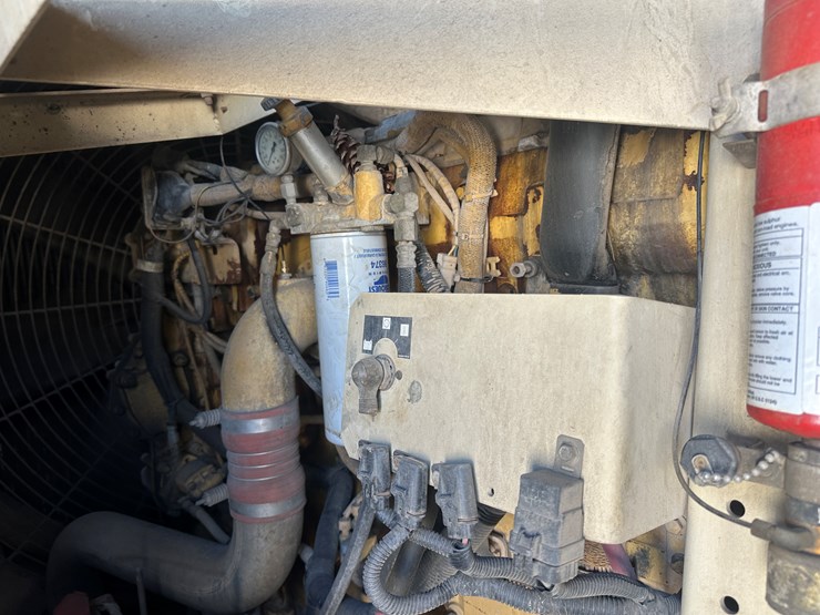 #60115-•-ingersoll-rand-1070-towable-air-compressor-image-30