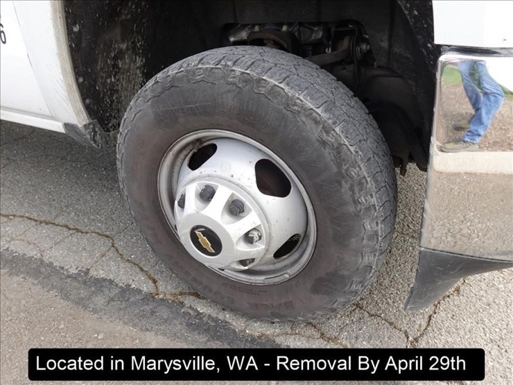 2019-chevrolet-3500-image-2