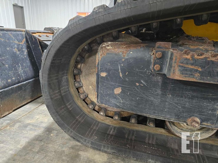 2022-jcb-3ts-8t-image-23