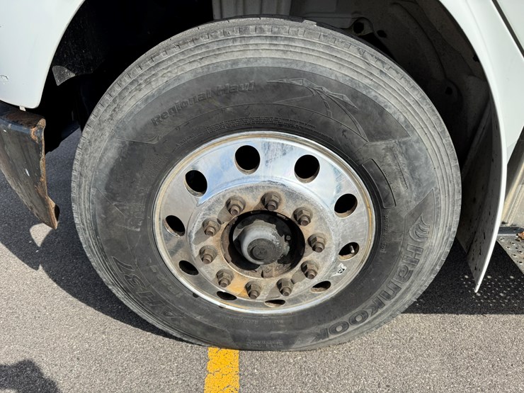 #2160-•-2006-freightliner-business-class-m2-box-truck-image-47