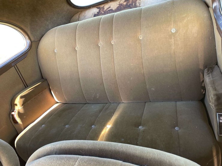 1938-ford-two-door-deluxe-sedan---original-car!-image-53