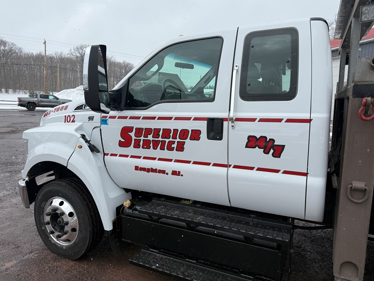 2018-ford-f650-image-10