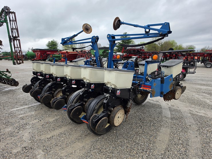 2004-kinze-3200-image-10