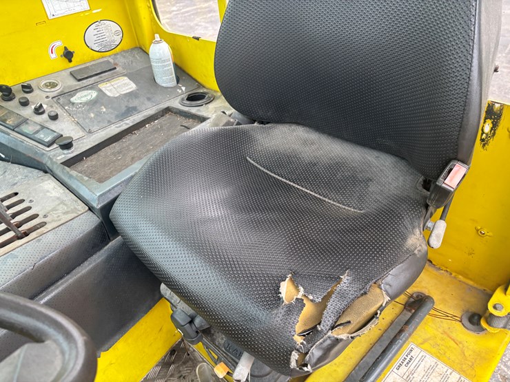 #1869-•-2012-combilift-cl-8011-multi-directional-forklift-image-43