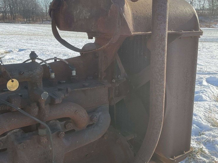 fordson-with-hard-rubber-tires-image-19