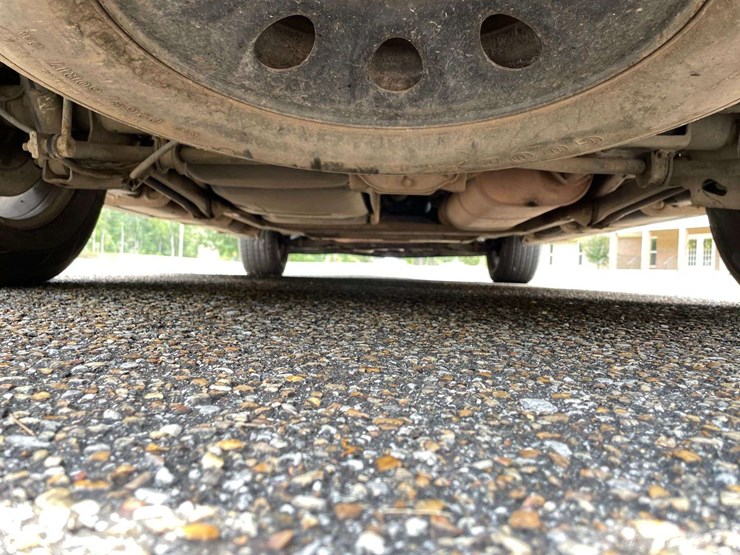 2012-chevrolet-tahoe-image-24