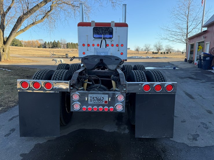 1974-peterbilt-359-image-16