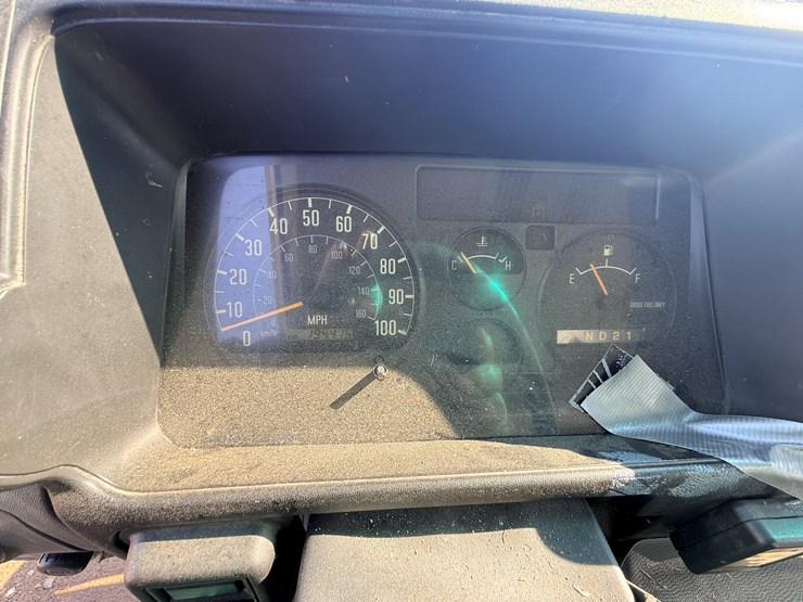 2002-isuzu-npr-image-33