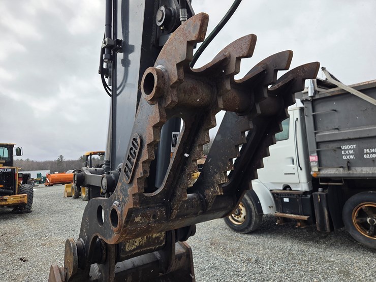 deere-160g-lc-image-16