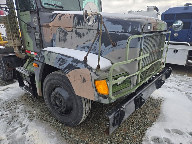 1992-massey-ferguson-8-image-11