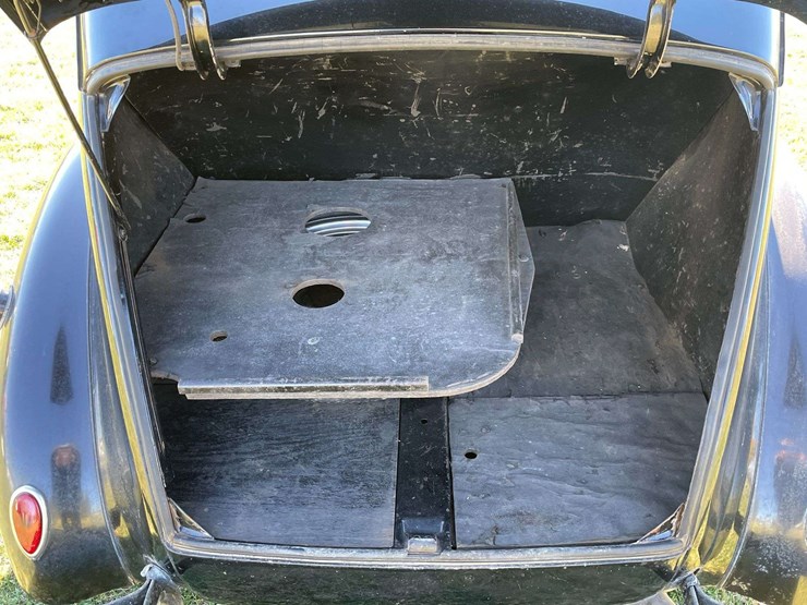 1938-ford-two-door-deluxe-sedan---original-car!-image-76