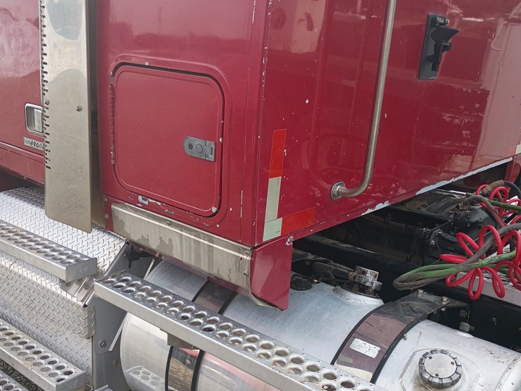 2012-massey-ferguson-8-image-33