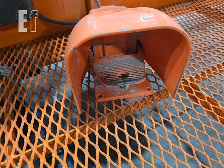 2019-jlg-460sj-image-12