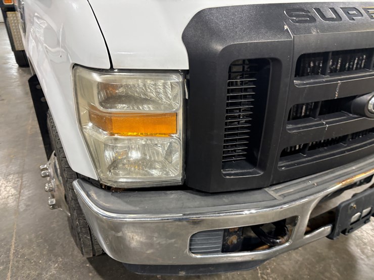 2009-ford-f350-image-17