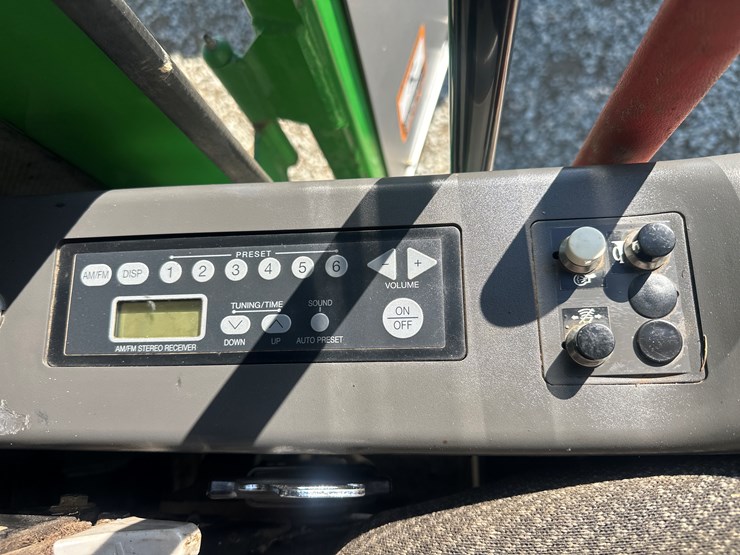 2016-deere-2154d-image-67