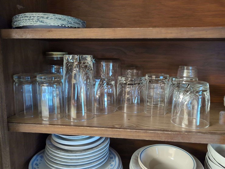 assorted-tableware-collection-image-3