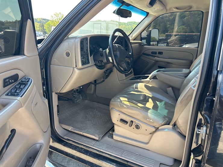 2006-chevrolet-3500-image-10