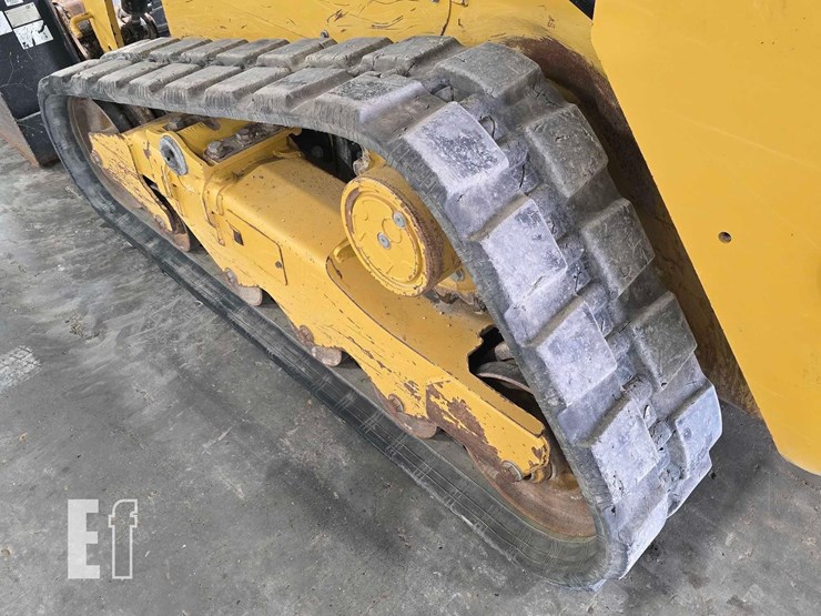 2023-caterpillar-259d3-image-32