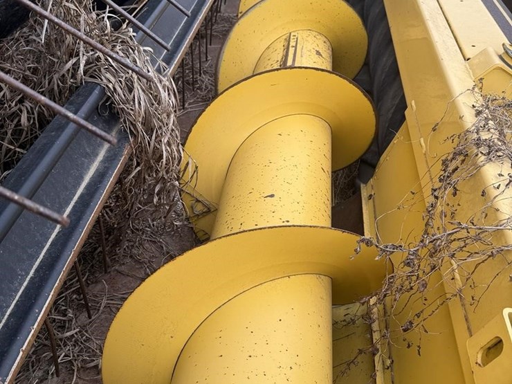 new-holland-tv140-image-59